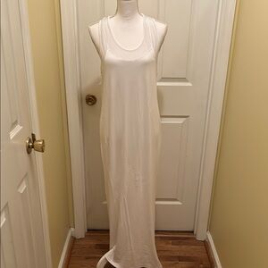 Elegant White Sleeveless Maxi Dress